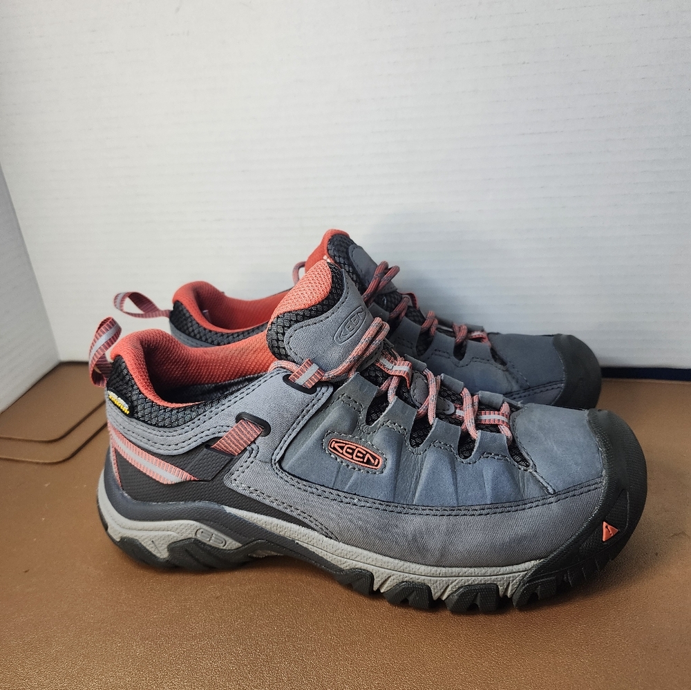 KEEN Targhee III Low Waterproof Hiking steel grey/coral Woman  - US Size 7
